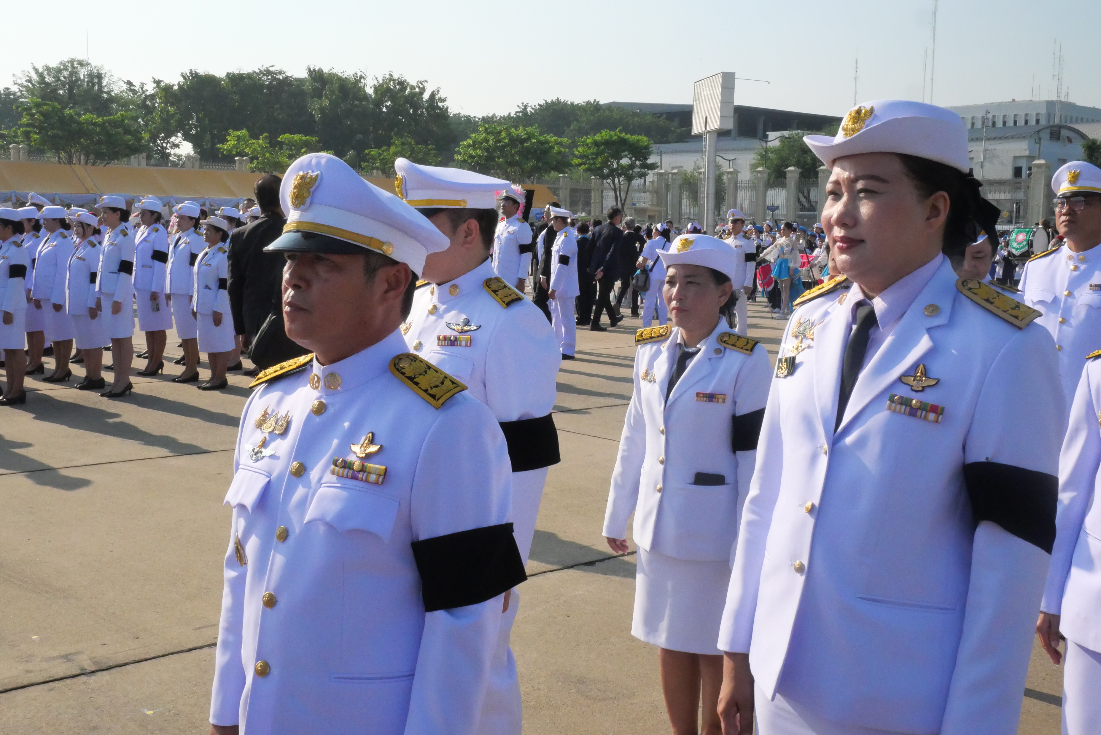 title - ส.ป.ก. วางพวงมาลาน้อมรำลึกในพระมหากรุณาธิคุณ 